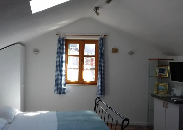 Apartments Mime - Small House